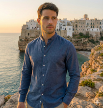 Carica l'immagine nel visualizzatore di Gallery, Camicia Coreana Blu Denim in puro lino 100% Made in Italy