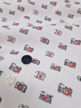 Load image into Gallery viewer, Pantaloncino Shorts Bermuda Fantasia Camera Retro 100% cotone 2 tasche laterali Made in Italy