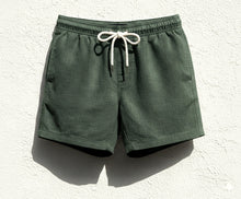 Carica l'immagine nel visualizzatore di Gallery, Boxer bermuda verdone militare 100% Cotone morbido jersey costume da bagno Made in Italy Shorts 2 tasche laterali