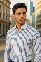 Carica l'immagine nel visualizzatore di Gallery, Camicia a righe con colletto e polsino bianchi 100% cotone popeline Made in Italy