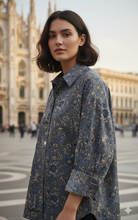 Carica l'immagine nel visualizzatore di Gallery, Camicia Donna fantasia floreale scura Casual Camicione puro Cotone Made in Italy