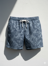 Carica l'immagine nel visualizzatore di Gallery, Bermuda denim fantasia blu Pantaloncino fantasia 100% Cotone Made in Italy Fantasia Shorts 2 tasche laterali
