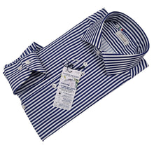 Carica l'immagine nel visualizzatore di Gallery, Camicia No Stiro fasciata Blu Stretch tessuto fresco anti alone Rigato blu Performance Made in Italy