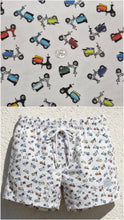 Carica l'immagine nel visualizzatore di Gallery, Pantaloncini Vespa boxer fantasia 100% Cotone Made in Italy Fantasia Shorts 2 tasche laterali
