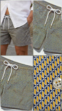 Carica l'immagine nel visualizzatore di Gallery, Boxer bermuda tessuto 100% Cotone fantasia giallo blu costume da bagno Made in Italy Shorts 2 tasche laterali