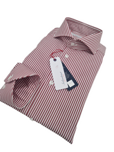 Carica l'immagine nel visualizzatore di Gallery, Camicia Uomo Rigato rosso bacchettino titolo 120 bordeaux alta qualità pari pari Made in Italy