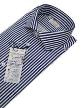 Carica l'immagine nel visualizzatore di Gallery, Camicia No Stiro fasciata Blu Stretch tessuto fresco anti alone Rigato blu Performance Made in Italy