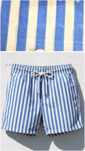Carica l'immagine nel visualizzatore di Gallery, Costume da bagno a righe azzurre boxer Bermuda fantasia Fasciata 100% Cotone Made in Italy Fantasia Shorts 2 tasche laterali