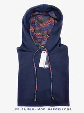 Load image into Gallery viewer, Felpa Blu con Cappuccio Design Barcellona made in Italy Fantasia 100% cotone - Unisex Sweatshirt Blue Hoodie