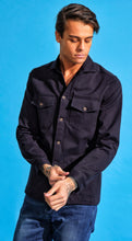 Carica l'immagine nel visualizzatore di Gallery, Giacca Overshirt Sahariana Safari Gabardina blu 4 tasche 98% cotone 2%elastane Made in italy