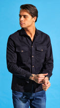 Carica l'immagine nel visualizzatore di Gallery, Giacca Overshirt Sahariana Safari Gabardina blu 4 tasche 98% cotone 2%elastane Made in italy