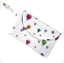 Load image into Gallery viewer, Pochette in tessuto fashion design Mongolfiera White Made in Italy
