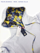 Carica l'immagine nel visualizzatore di Gallery, Felpa Bianca con Cappuccio Design Japan hills made in Italy Fantasia 100% cotone - Sweatshirt hoodie