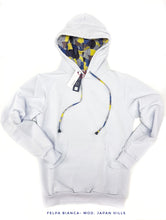 Carica l'immagine nel visualizzatore di Gallery, Felpa Bianca con Cappuccio Design Japan hills made in Italy Fantasia 100% cotone - Sweatshirt hoodie