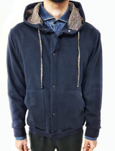 Carica l'immagine nel visualizzatore di Gallery, Felpa Donna cardigan Blu con Cappuccio unisex design micro fantasia foliage made in Italy Fantasia 100% cotone Unisex Sweatshirt blue Hoodie