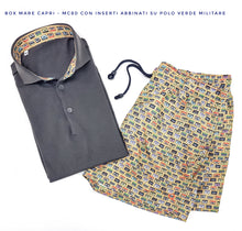 Carica l'immagine nel visualizzatore di Gallery, Costume da Bagno Fantasia musicassette abbinato a Camicia polo Lino verde militare con inserti BOX slip interno Made in Italy