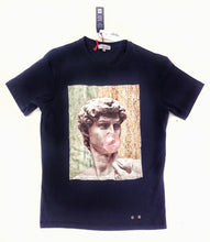 Load image into Gallery viewer, t-shirt made in Italy Fantasia Fashion Victim 100% fresco cotone jersey