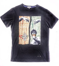 Carica l&#39;immagine nel visualizzatore di Gallery, Tshirt made in Italy fantasia strike the pose 100% cotone jersey pettinato -DESIGN -
