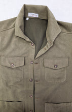 Carica l&#39;immagine nel visualizzatore di Gallery, Giacca Sahariana Overshirt Safari verdone militare 4 tasche gabardina 100% cotone Made in italy
