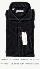 Carica l'immagine nel visualizzatore di Gallery, Camicia Nera Stretch No Stiro No Piega No Iron Anti Alone Made in Italy Massima Traspirabilità
