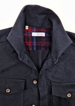 Carica l'immagine nel visualizzatore di Gallery, Giacca Overshirt Sahariana Safari Gabardina blu inserto scozzese 4 tasche 98% cotone 2%elastane Made in italy