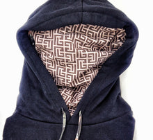 Carica l'immagine nel visualizzatore di Gallery, Felpa nera con Cappuccio design geometrico puro cotone made in Italy Fantasia 100% cotone Unisex black Hoodie