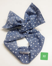 Carica l'immagine nel visualizzatore di Gallery, Turbante Fashion in lino Fantasia rigata design pois azzurro 32 Made in Italy