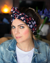 Load image into Gallery viewer, Turbante Fashion in cotone Fantasia design starfish 16 rosso - blu Made in Italy