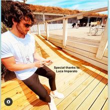 Carica l'immagine nel visualizzatore di Gallery, T-shirt made in Italy Fantasia chess mirror 100% fresco cotone jersey pettinato design chess mirror