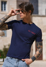 Load image into Gallery viewer, Tshirt blu con logo ricamato Non Ti Disunire -ricamo non ti disunire rosso - made in italy