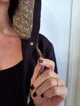 Carica l'immagine nel visualizzatore di Gallery, Felpa Donna cardigan Blu con Cappuccio unisex design micro fantasia foliage made in Italy Fantasia 100% cotone Unisex Sweatshirt blue Hoodie