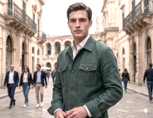 Carica l'immagine nel visualizzatore di Gallery, Overshirt in Lino Verdone Giacca Sahariana Overshirt Safari Verdone 4 tasche gabardina 100% lino Made in Italy (Copia) (Copia)
