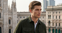 Carica l'immagine nel visualizzatore di Gallery, Giacca Scamosciata Ecologica Verdone Overshirt Field Jacket Suede Scamosciato militare 4 tasche eco Suede Made in Italy

