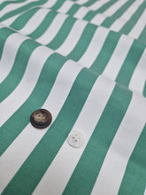 Carica l&#39;immagine nel visualizzatore di Gallery, Pantaloncino  Shorts Bermuda Fasciato a righe  Verde 100% Cotone 2 tasche laterali Made in Italy
