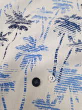 Carica l&#39;immagine nel visualizzatore di Gallery, Pantaloncino Shorts Bermuda Fantasia Palme 100% cotone 2 tasche laterali Made in Italy
