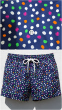 Carica l'immagine nel visualizzatore di Gallery, Box mare Pantaloncino Bermuda fantasia 100% Cotone Made in Italy Fantasia Shorts 2 tasche laterali
