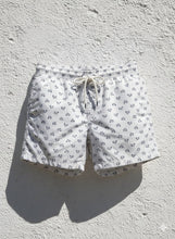 Carica l'immagine nel visualizzatore di Gallery, Bermuda Vespa boxer fantasia 100% Cotone Made in Italy Costume da bagno Vespa Shorts 2 tasche laterali
