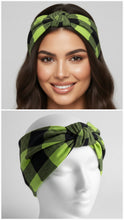 Carica l&#39;immagine nel visualizzatore di Gallery, Turbante flanella verde a scacchi neri in fantasia cotone Fascia Capelli Made in Italy Hairband headband
