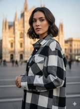 Carica l&#39;immagine nel visualizzatore di Gallery, Camicione Donna a scacchi doppia tasca e pattine Camicia Casual puro cotone  Made in Italy
