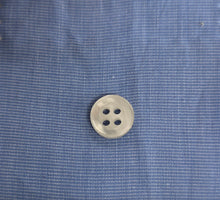 Carica l&#39;immagine nel visualizzatore di Gallery, Camicia azzurra fil a fil azzurro popeline 100%cotone colletto mezzo francese Made in Italy
