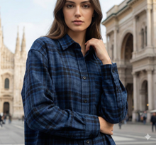 Load image into Gallery viewer, Camicione Donna a quadri scozzese blu fantasia tessuto alta qualità Casual Camicia puro Cotone Made in Italy
