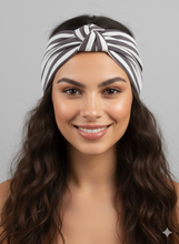Carica l&#39;immagine nel visualizzatore di Gallery, Turbante in Seta fantasia Fasciata marrone Bianco Made in Italy Fascia Capelli Hairband headband
