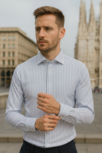 Carica l&#39;immagine nel visualizzatore di Gallery, Camicia Rigato bacchettino azzurro alta qualità titolo 100 righino azzurro blu puro cotone Made in Italy
