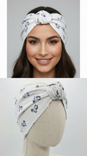 Carica l&#39;immagine nel visualizzatore di Gallery, Fascia per Capelli anallergica turbante in cotone fantasia Vespa blu Fascia Capelli Made in Italy Hairband headband
