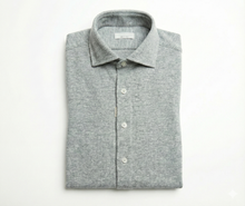 Carica l&#39;immagine nel visualizzatore di Gallery, Polo Camicia grigia melange chiaro in maglia jersey,fresco filato traspirante 100% cotone,anallergico,alta qualità colletto morbido Made in Italy
