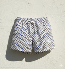 Carica l'immagine nel visualizzatore di Gallery, Bermuda Pantaloncino Boxer mare micro fantasia a rombetti 100% Cotone Made in Italy Fantasia Shorts 2 tasche laterali
