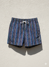 Carica l'immagine nel visualizzatore di Gallery, Box mare Pantaloncino Bermuda fantasia 100% Cotone Made in Italy Fantasia Shorts 2 tasche laterali
