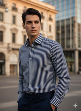 Carica l&#39;immagine nel visualizzatore di Gallery, Camicia Uomo Fasciata blu rigato bianco su fondo blu twill titolo 120 alta qualità elegante puro cotone colletto mezzo francese oxford  Made in Italy
