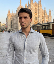 Carica l&#39;immagine nel visualizzatore di Gallery, Polo Camicia grigia melange chiaro in maglia jersey,fresco filato traspirante 100% cotone,anallergico,alta qualità colletto morbido Made in Italy
