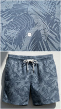 Carica l'immagine nel visualizzatore di Gallery, Bermuda denim fantasia blu Pantaloncino fantasia 100% Cotone Made in Italy Fantasia Shorts 2 tasche laterali
